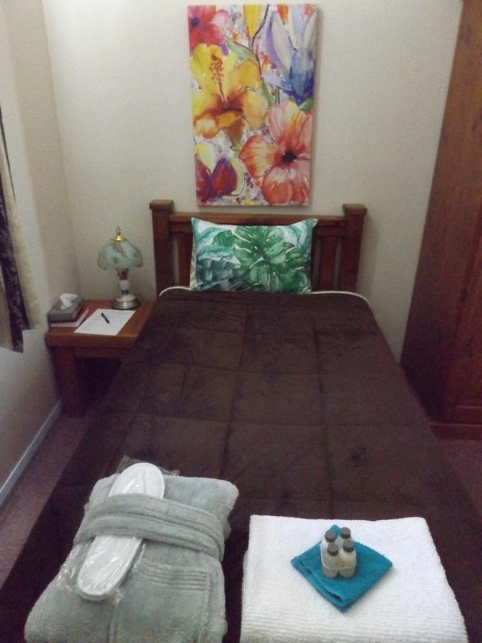 Queen Of The Murchison Guest House & Cafe Cue Exteriör bild