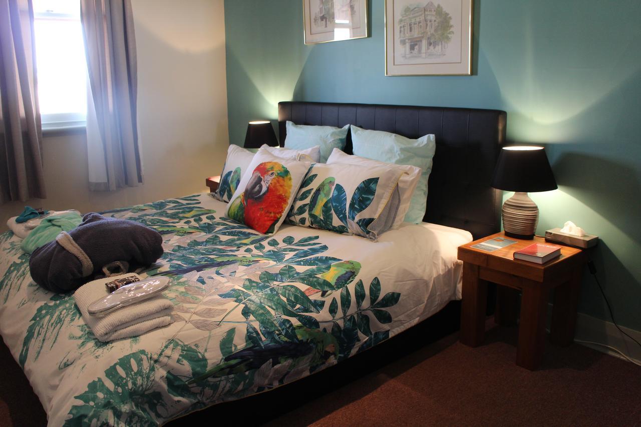 Queen Of The Murchison Guest House & Cafe Cue Exteriör bild